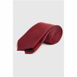 Moss Bros Red Textured Tie -Moss Bros shop unnamed file 1026