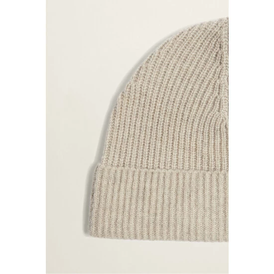 Moss Bros Moss Oatmeal Ribbed Lambswool Blend Beanie 2 Moss Bros Moss Oatmeal Ribbed Lambswool Blend Beanie - Image 2