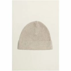 Moss Bros Moss Oatmeal Ribbed Lambswool Blend Beanie 5 Moss Bros Moss Oatmeal Ribbed Lambswool Blend Beanie -Moss Bros shop unnamed file 1845