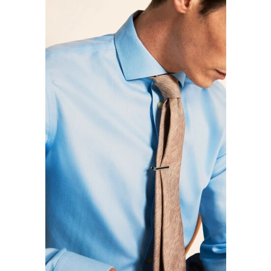 Moss Bros Moss Tailored Fit Sky Single Cuff Arrow Weave Zero Iron Shirt 2 Moss Bros Moss Tailored Fit Sky Single Cuff Arrow Weave Zero Iron Shirt - Image 2