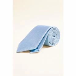 Moss Bros shop -Moss Bros shop unnamed file 930